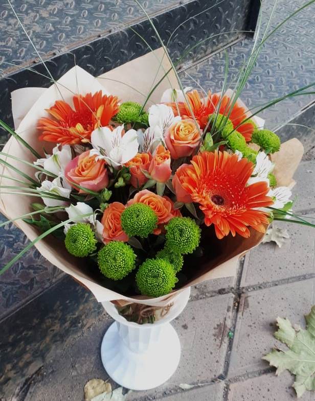 Букет цветов из: Герберы, Хризантемы, Альстромерии и Розы в Павловске Алтайского края