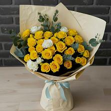 Букет цветов из:  Розы в Павловске Алтайского края