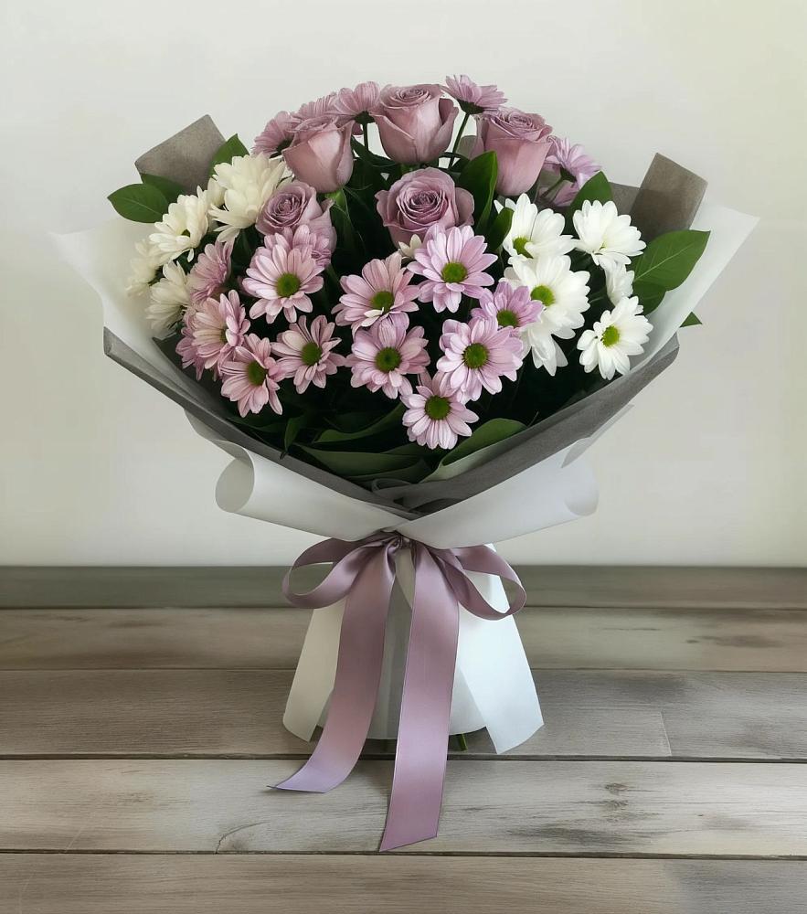 Букет цветов из: Хризантемы и Розы в Павловске Алтайского края