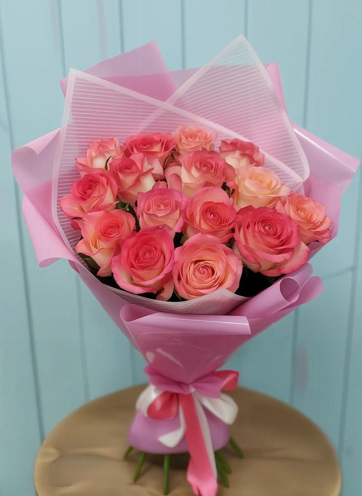 Букет 15 Розовых роз Равель в Павловске Алтайского края