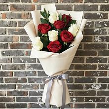 Букет цветов из:  Розы в Павловске Алтайского края
