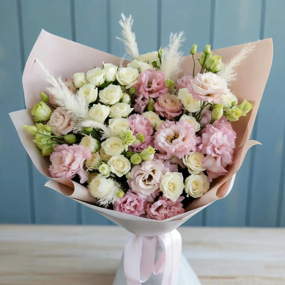 Букет цветов из: Альстромерии и Розы в Павловске Алтайского края