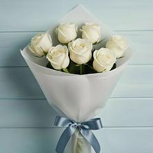 Букет 7 Белых роз Эдлесс Лав в Павловске Алтайского края