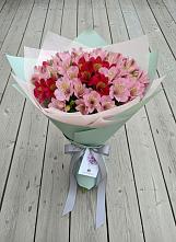 Букет цветов из:  Альстромерии #REPLACE_PRED# Павловске Алтайского края