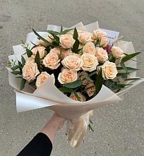 Букет Кремовые розы Латте в Павловске Алтайского края