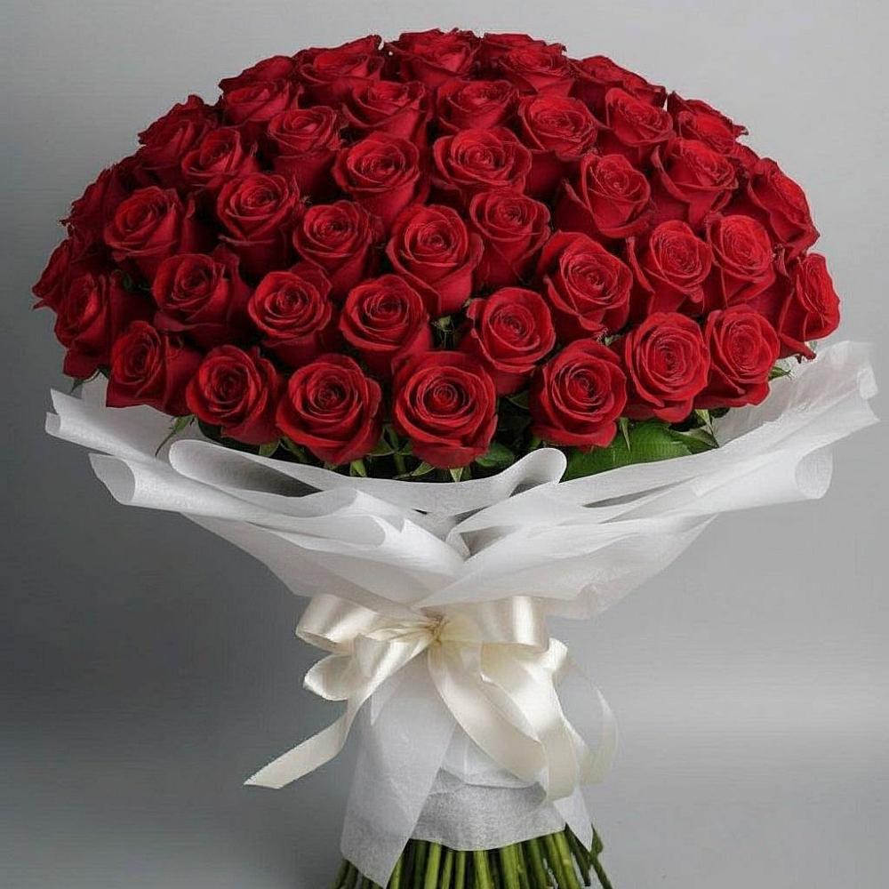 Букет 101 Красная роза Блэк Мэджик в Павловске Алтайского края