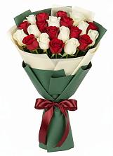 Букет Микс из красных и белых роз #REPLACE_PRED# Павловске Алтайского края