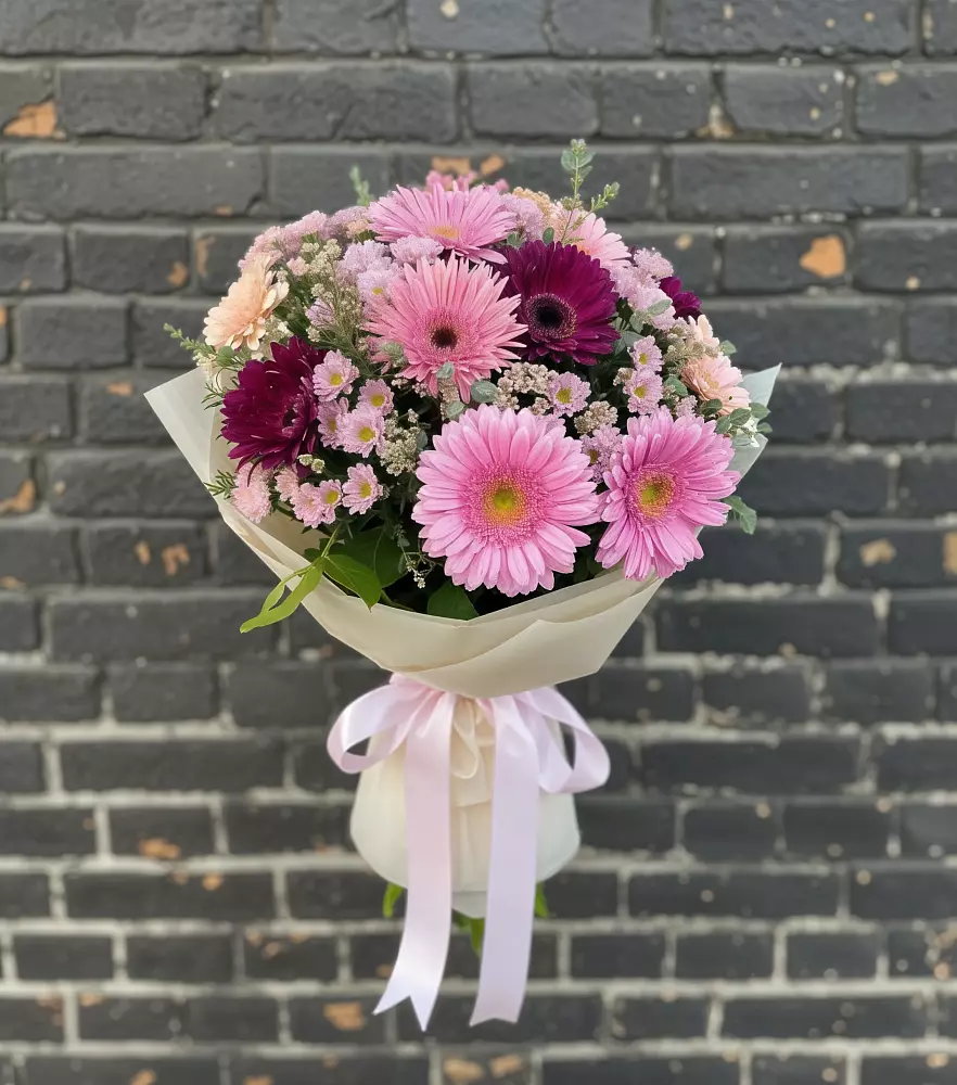 Букет цветов из: Герберы и Хризантемы в Павловске Алтайского края
