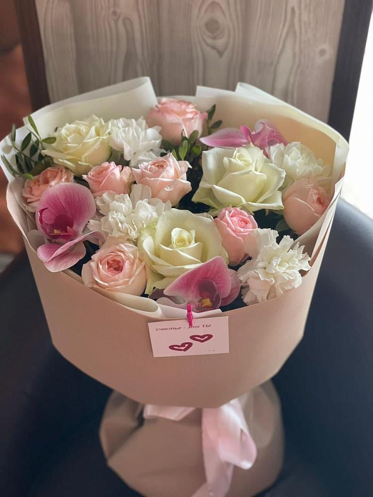 Букет цветов из: Орхидеи, Розы и Гвоздики в Павловске Алтайского края