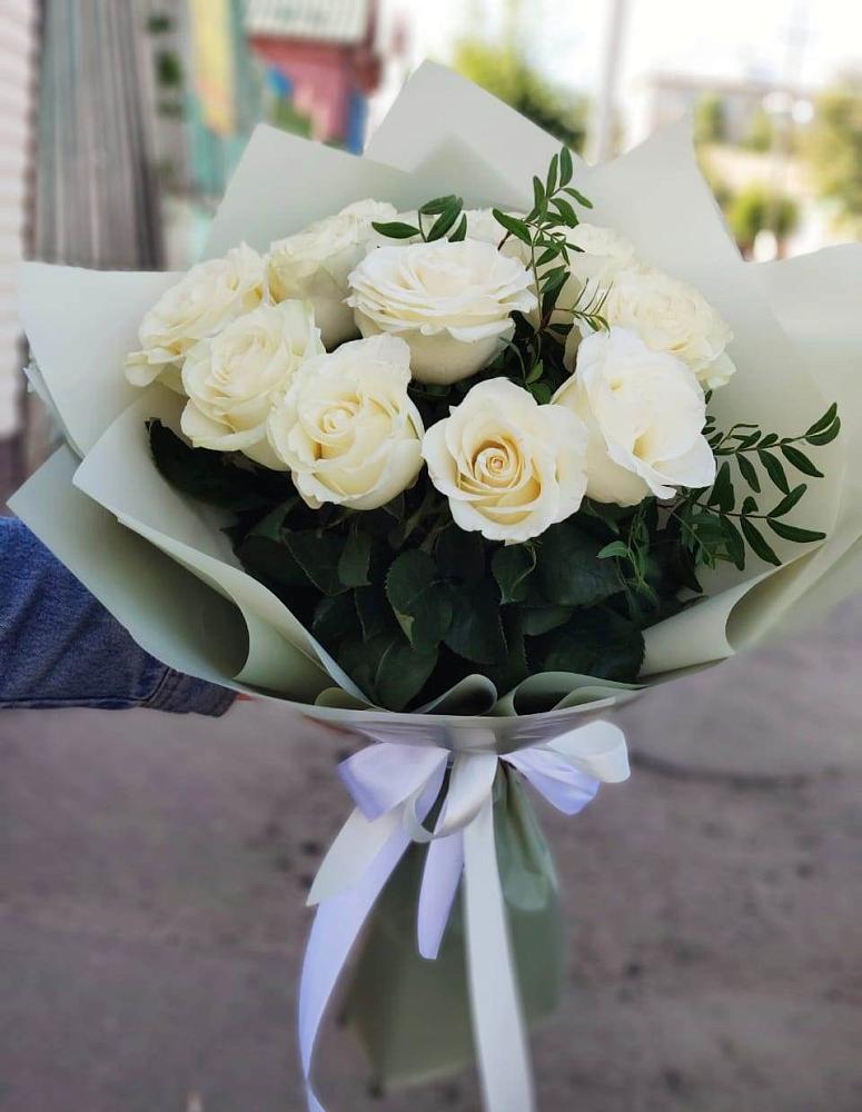 Букет Белые розы Проуд в Павловске Алтайского края