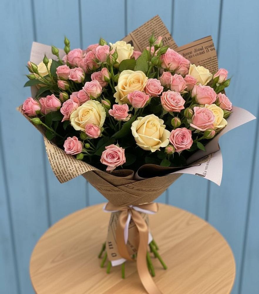 Букет цветов из: Розы в Павловске Алтайского края