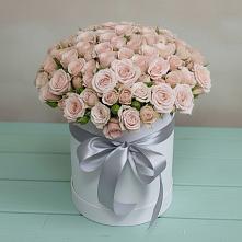 Цветочная композиция из Розы в шляпной коробке в Павловске Алтайского края