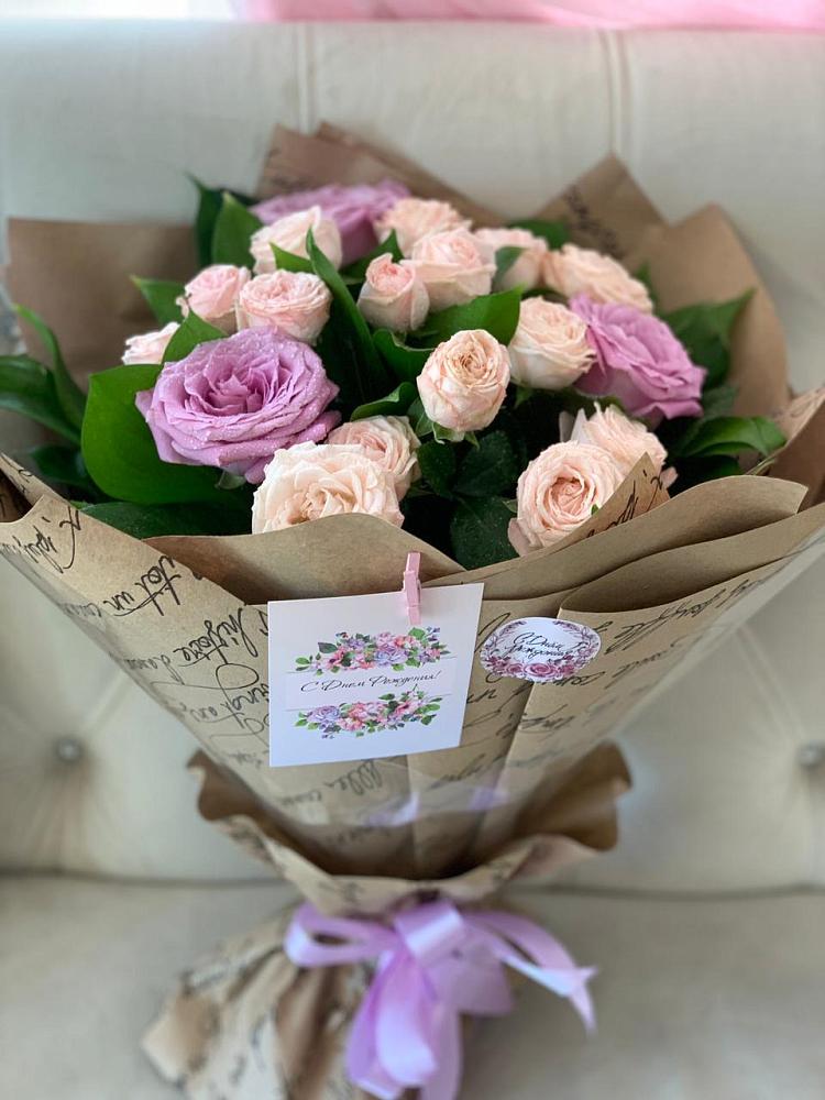 Букет цветов из: Розы в Павловске Алтайского края