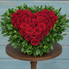 Цветочная композиция из Розы в виде сердца в Павловске Алтайского края