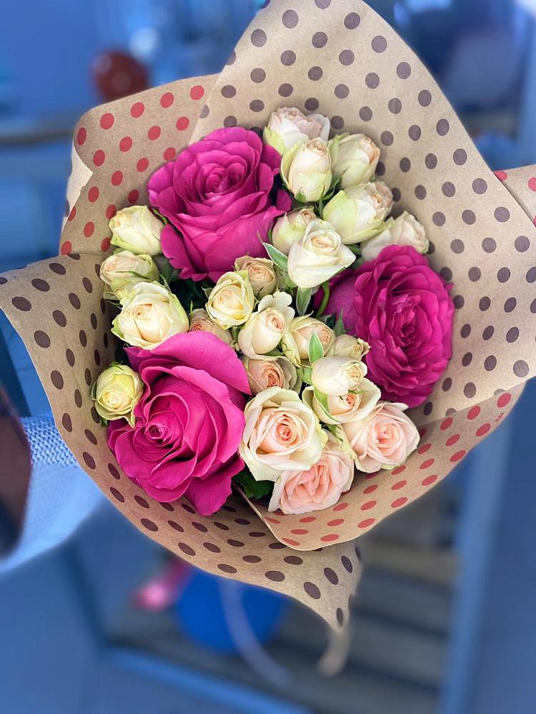 Букет цветов из: Розы в Павловске Алтайского края