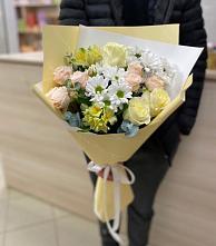 Букет цветов из:  Альстромерии, Розы и Хризантемы в Павловске Алтайского края