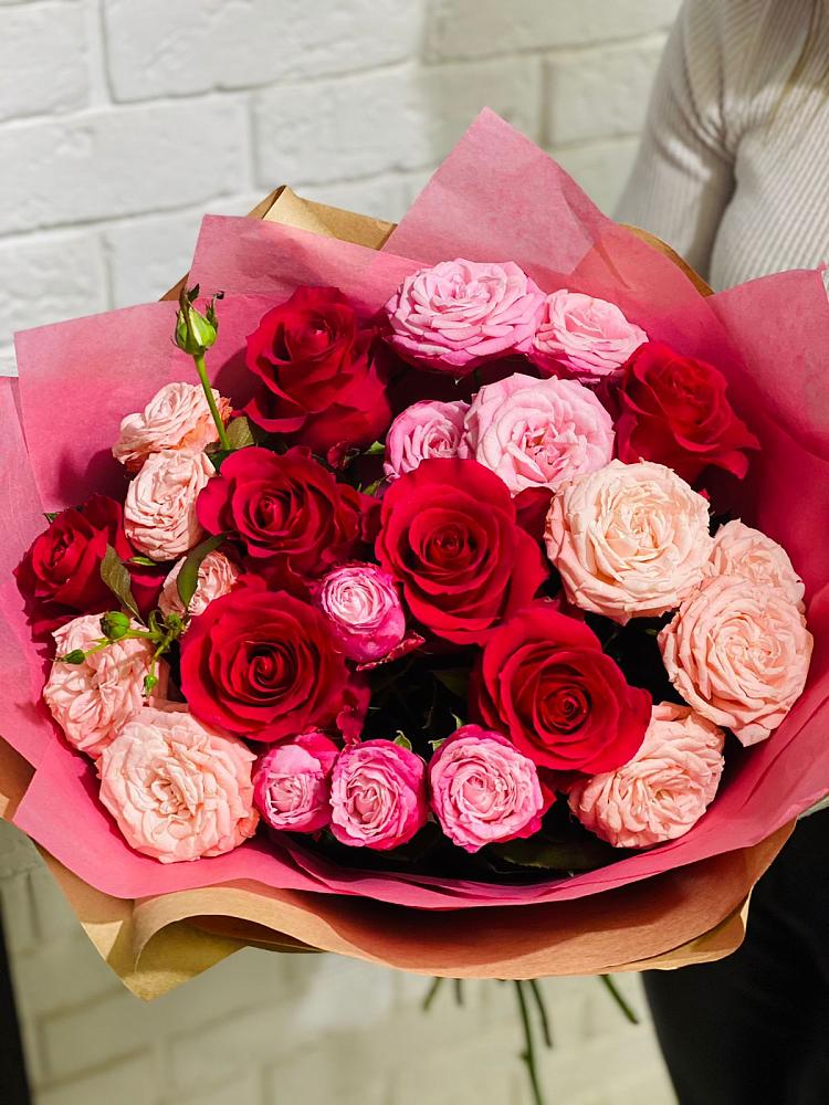 Букет цветов из: Розы в Павловске Алтайского края