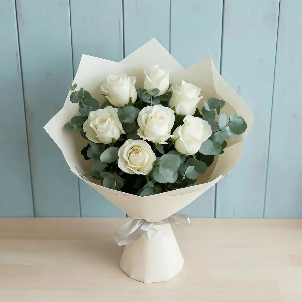 Букет Белые розы в Эвкалипте в Павловске Алтайского края
