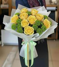 Букет цветов из:  Хризантемы и Розы в Павловске Алтайского края