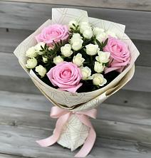 Букет цветов из:  Розы в Павловске Алтайского края