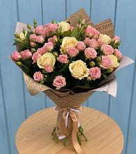 Букет цветов из:  Розы в Павловске Алтайского края