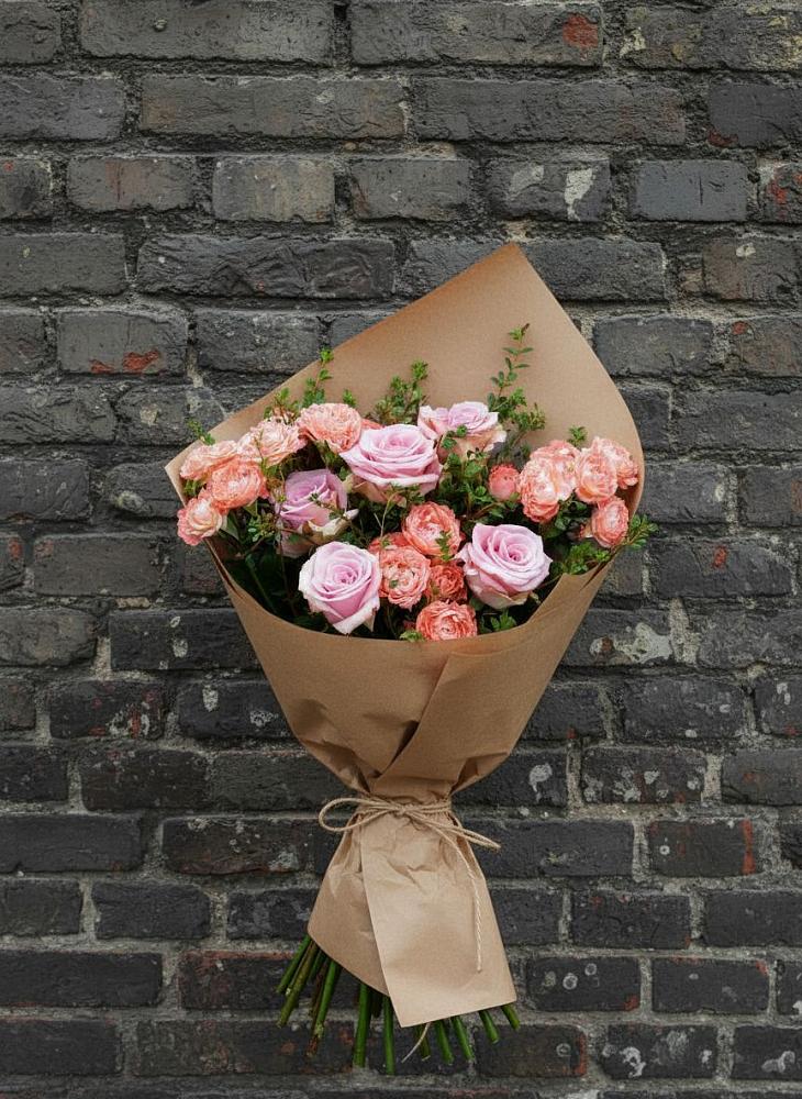 Букет цветов из: Розы в Павловске Алтайского края