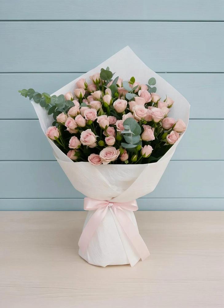 Букет цветов из: Розы в Павловске Алтайского края