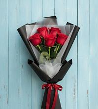Букет цветов из:  Розы в Павловске Алтайского края