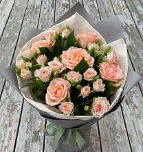 Букет цветов из:  Розы в Павловске Алтайского края