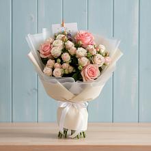 Букет цветов из:  Розы в Павловске Алтайского края