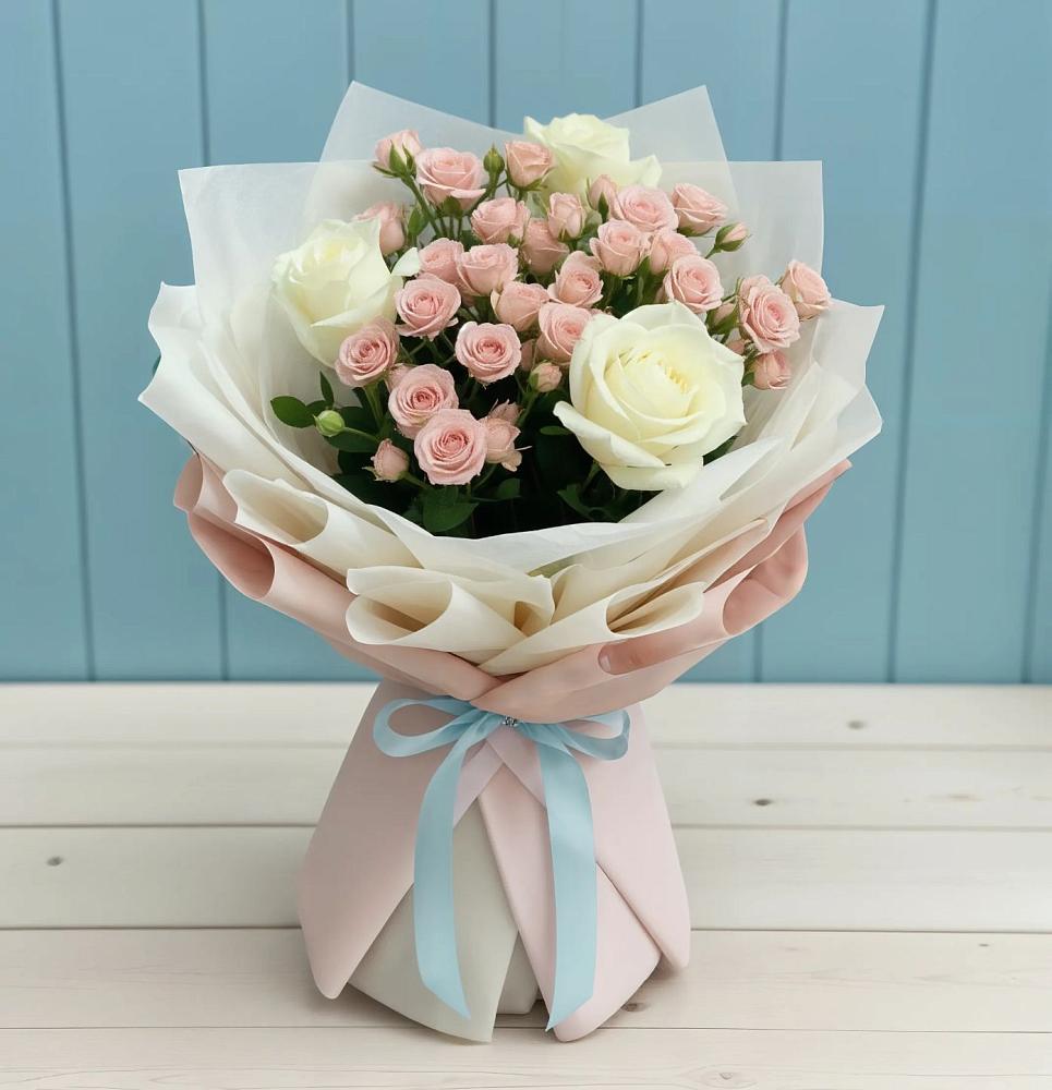 Букет цветов из: Розы в Павловске Алтайского края