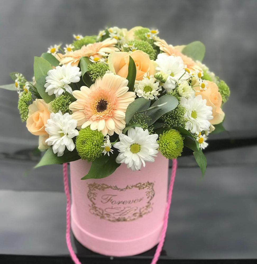 Цветочная композиция из Розы, Герберы и Хризантемы в шляпной коробке в Павловске Алтайского края