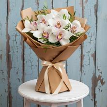 Букет цветов из:  Орхидеи и Розы в Павловске Алтайского края