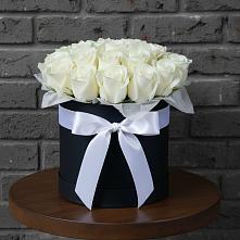 Цветочная композиция из Розы в шляпной коробке в Павловске Алтайского края