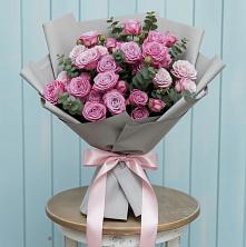 Букет цветов из:  Розы в Павловске Алтайского края